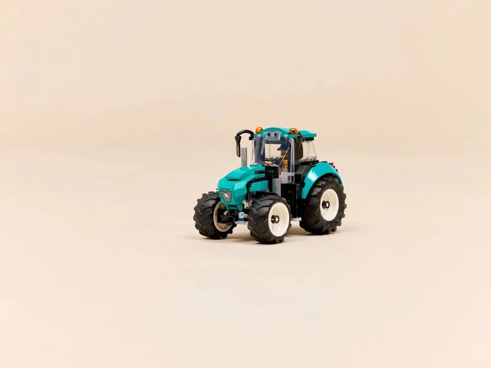 Конструктор LEGO City Трактор