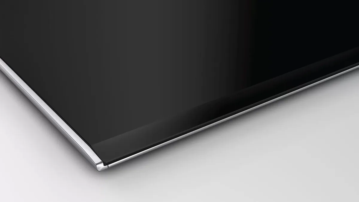 Индукционная варочная поверхность Bosch стеклокерамическая 30 см черная
