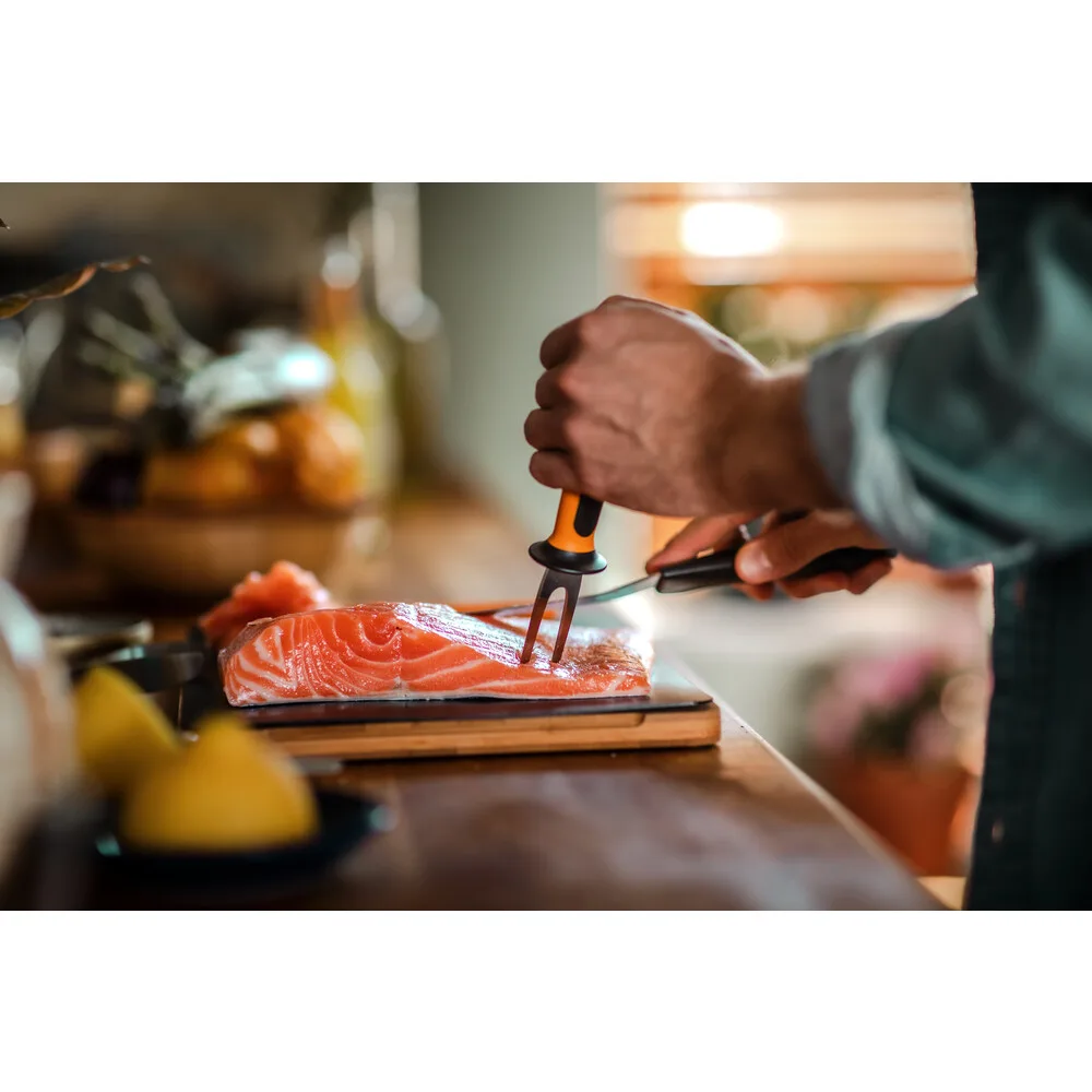 Ніж для філейної обробки Fiskars Functional Form, 21.6 см, нержавіюча сталь, пластиковий руків'я, чорний.