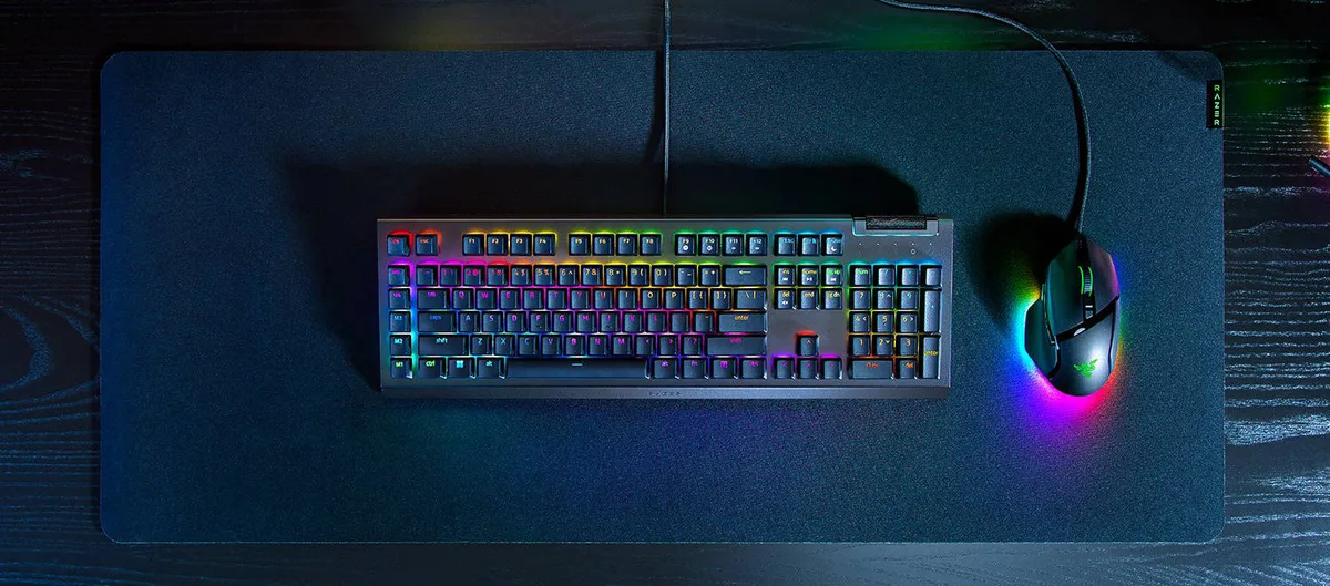 Клавіатура механічна Razer USB Green Switch 110 клавіш RGB чорна