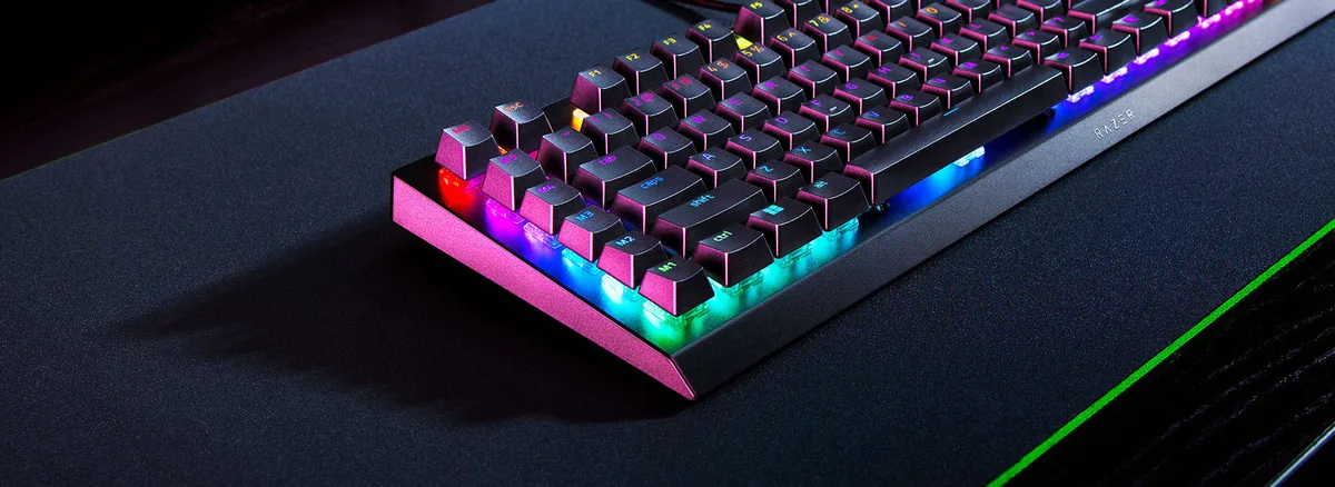 Клавіатура механічна Razer USB Green Switch 110 клавіш RGB чорна