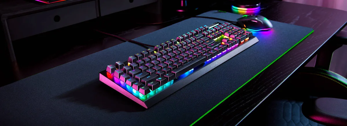 Клавіатура механічна Razer USB Green Switch 110 клавіш RGB чорна