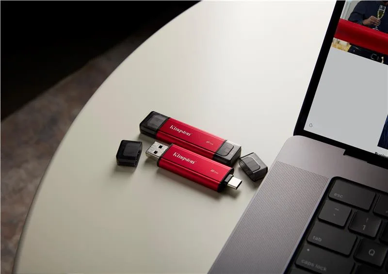 Портативний SSD Kingston 2TB USB 3.2 3D NAND Чорний
