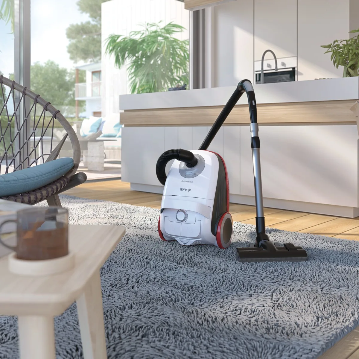 Пилосос Gorenje з мішком, потужність 700 Вт, об'єм 3 л, фільтр HEPA, щітка Xpand Zone, телескопічна труба, червоного кольору.