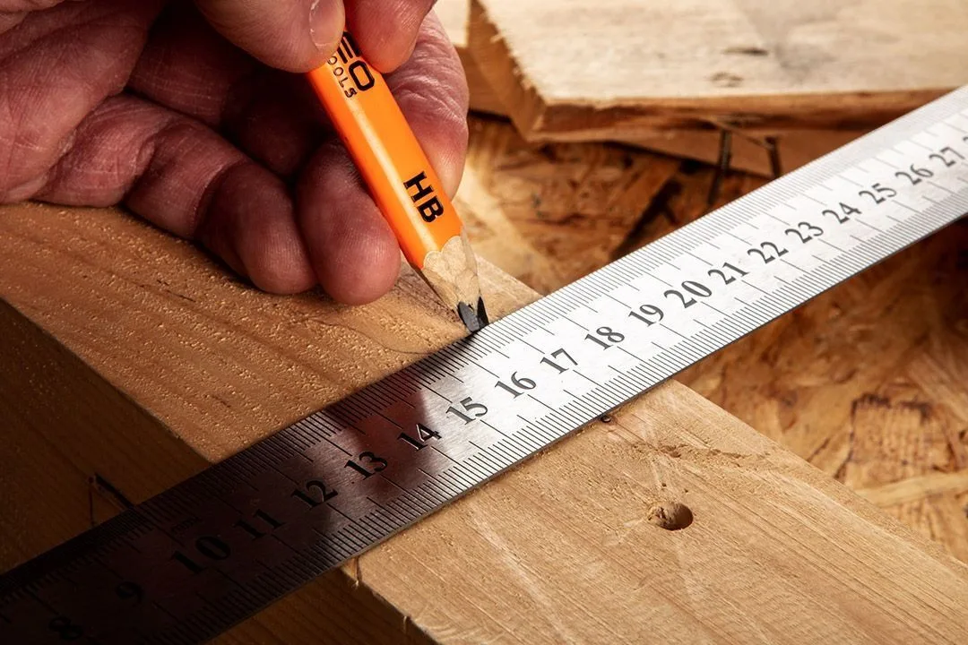Лінійка Neo Tools, виготовлена з нержавіючої сталі, 750 мм.
