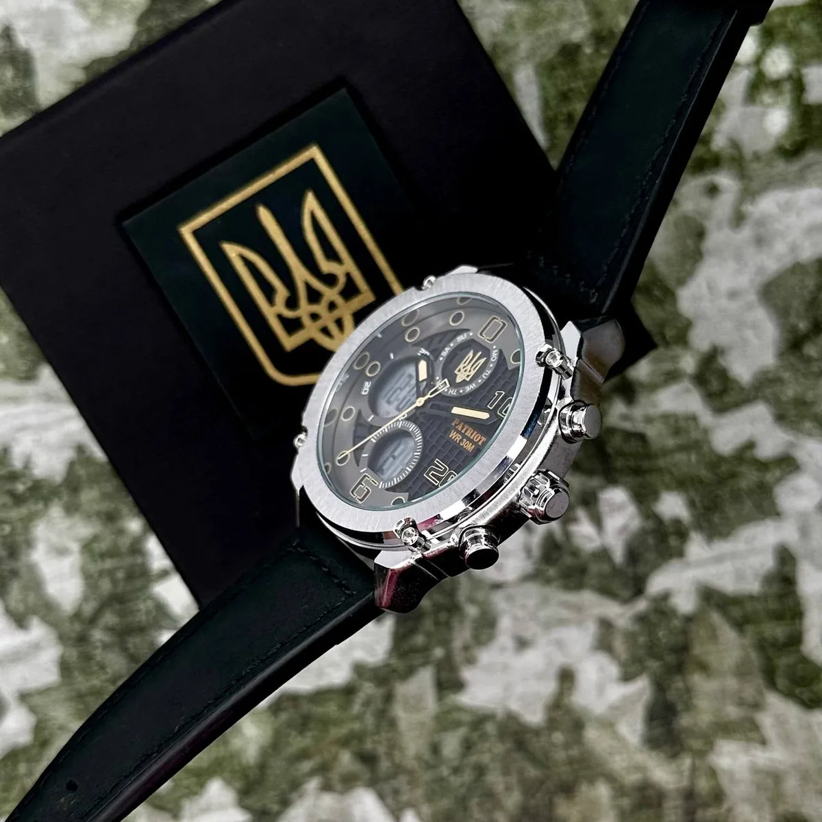 Наручные часы Patriot кварцевые водонепроницаемые с трезубцем 30 м золото белые