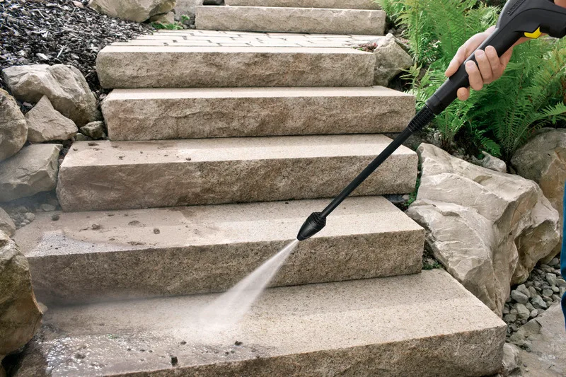 Високонапірний мийник Karcher K 3, 1600 Вт, 20-120 бар, продуктивність 380 л/год, шланг 6 м, вага 5 кг.