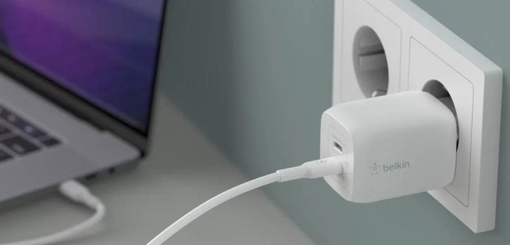 Зарядний пристрій мережевий Belkin 65Вт 2хUSB-С GAN PD PPS, кабель USB-С > USB-C, 2м, білий