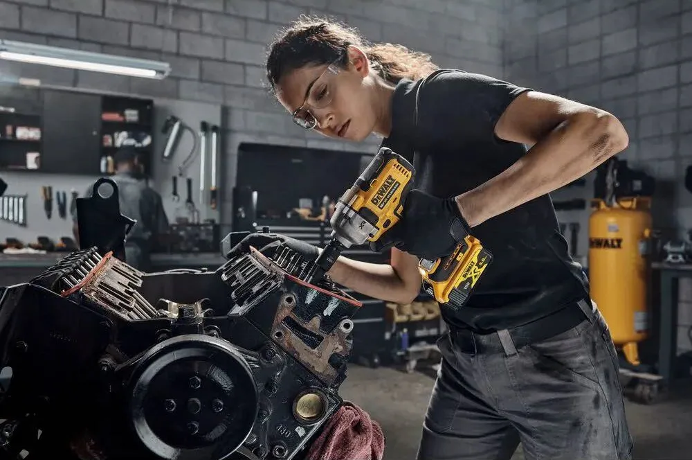 Гайковерт ударний DeWalt 18В 1084Нм 2000об/хв для монтажу кріплень без АКБ та ЗП гайковерт безщітковий