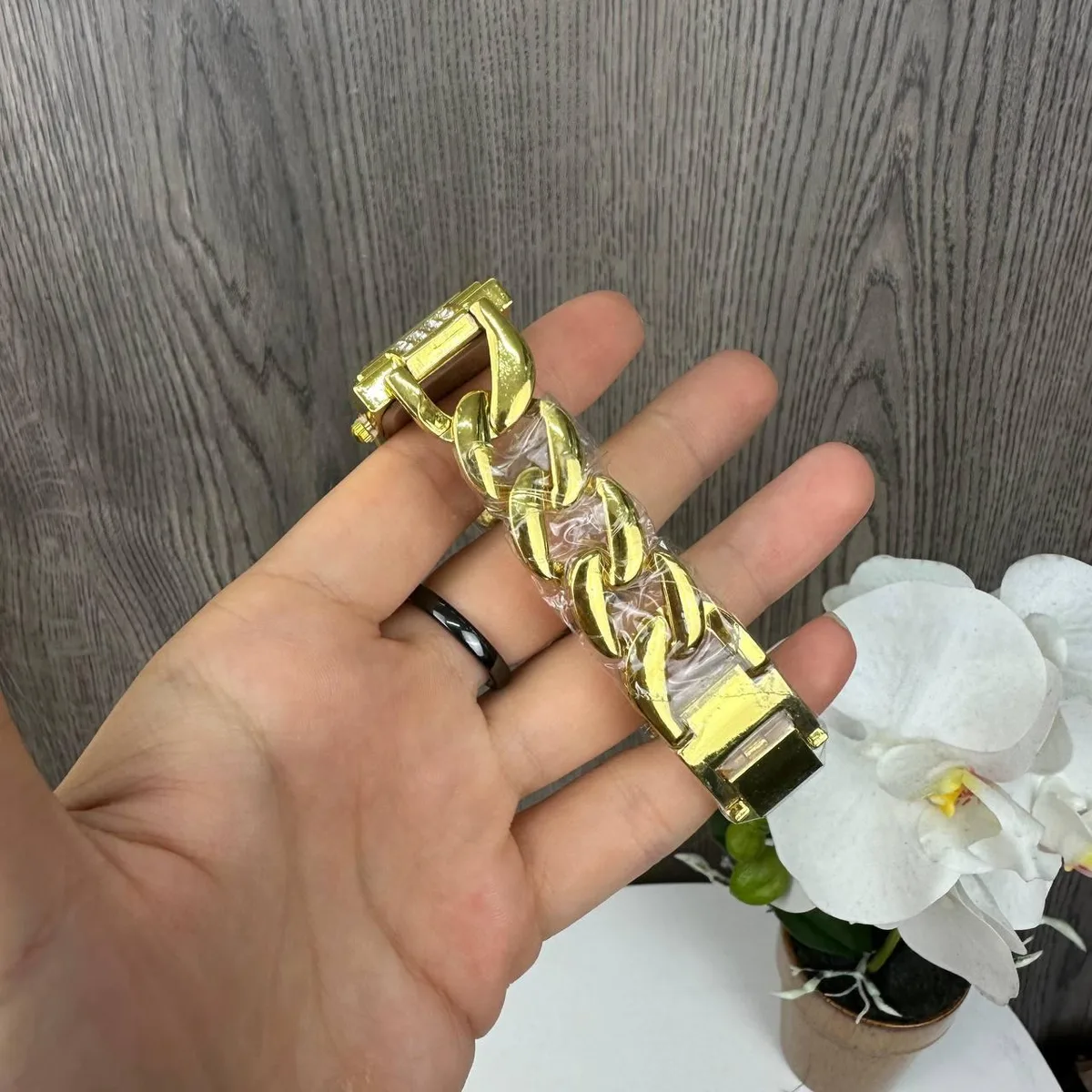 Жіночий наручний годинник Caldi кварцовий 2,5x1,8 см металевий золотистий