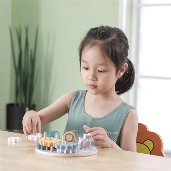 Деревянный игровой набор PolarB 19х19 см разноцветные шестеренки с животными