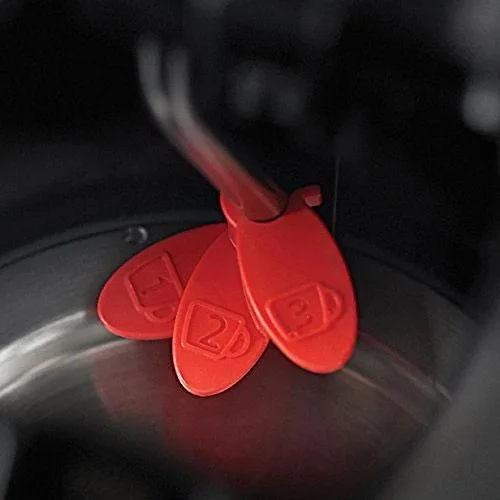Електрочайник Russell Hobbs пластиковий 1,7 л чорний 2400 Вт