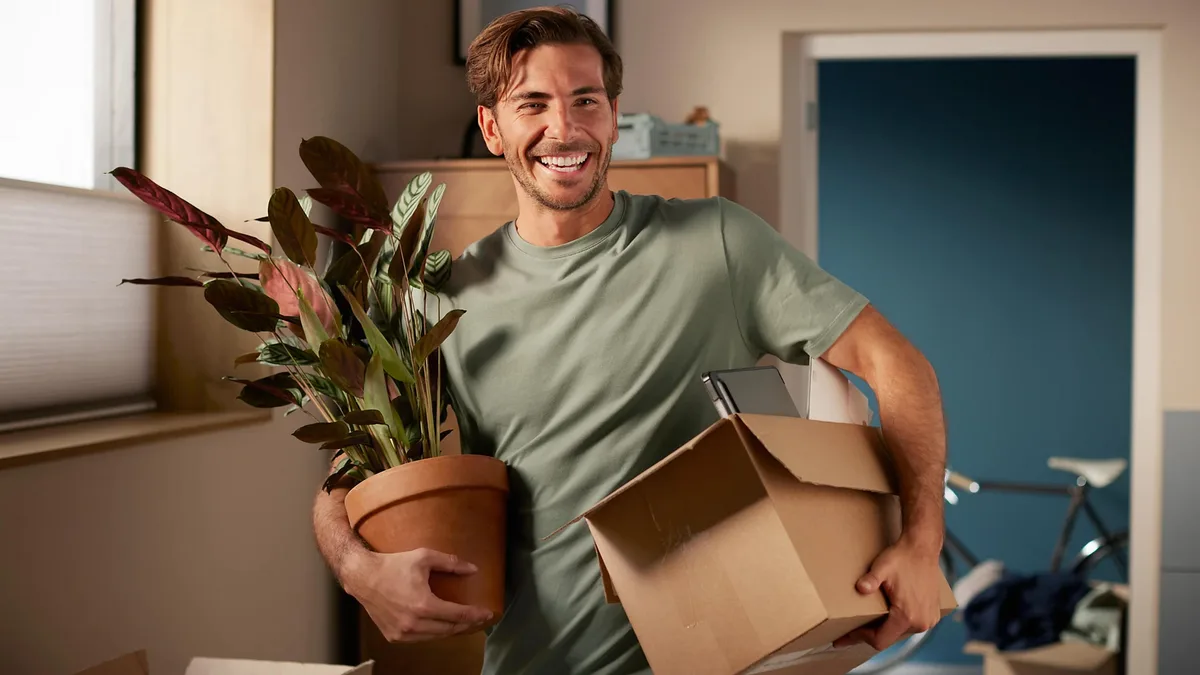 Електрична зубна щітка Philips Sonicare 6100 Series, 62 тис. коливань/хв, 1 насадка, футляр, білий.