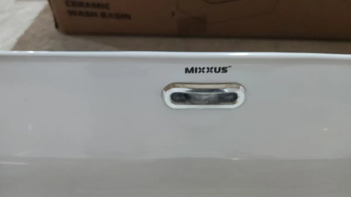Раковина накладная MIXXUS PREMIUM керамическая 600х370х140 мм белая с переливом