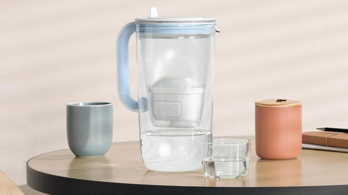 Фильтр-кувшин Brita Glass Jug One, стеклянный, 25 л (17 л очищенной воды) с фильтрующим картриджем, синий