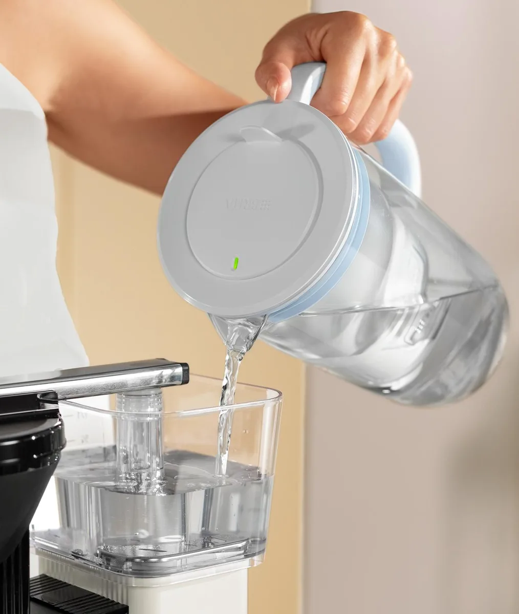 Фильтр-кувшин Brita Glass Jug One, стеклянный, 25 л (17 л очищенной воды) с фильтрующим картриджем, синий