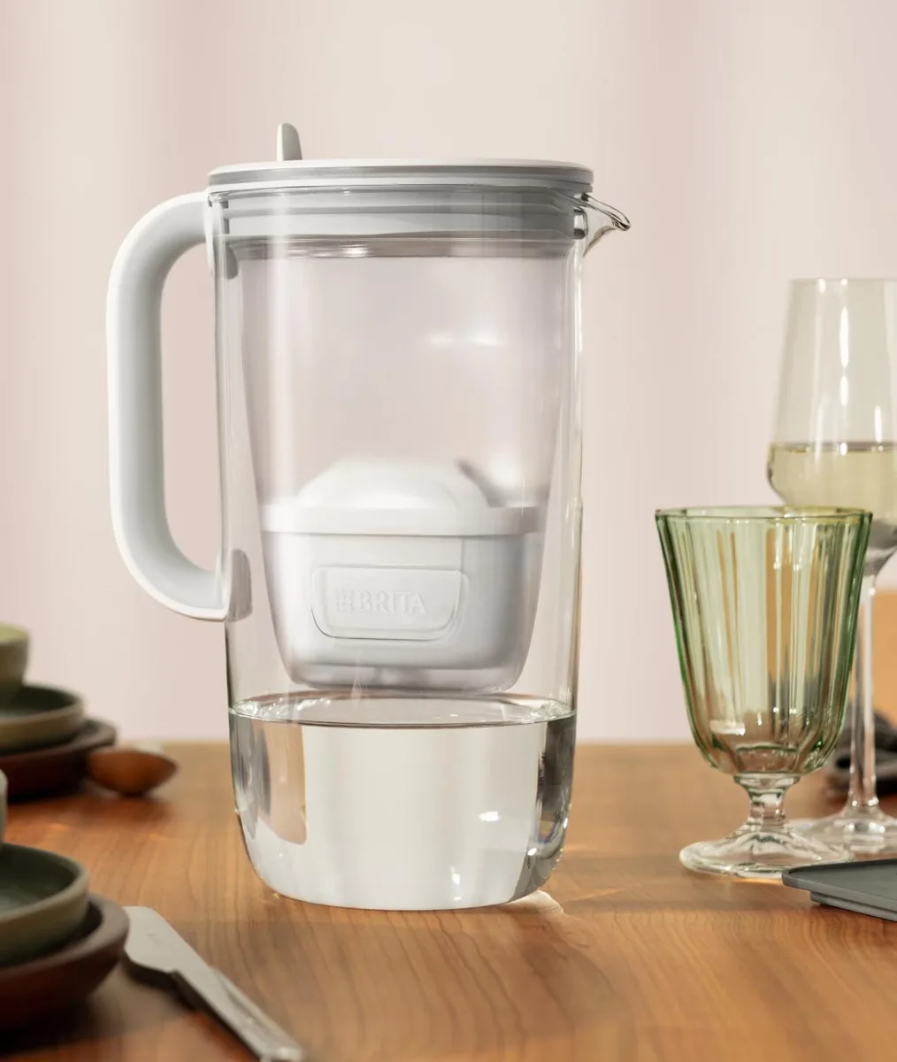 Фильтр-кувшин Brita Glass Jug One, стеклянный, 25 л (17 л очищенной воды) с фильтрующим картриджем, синий