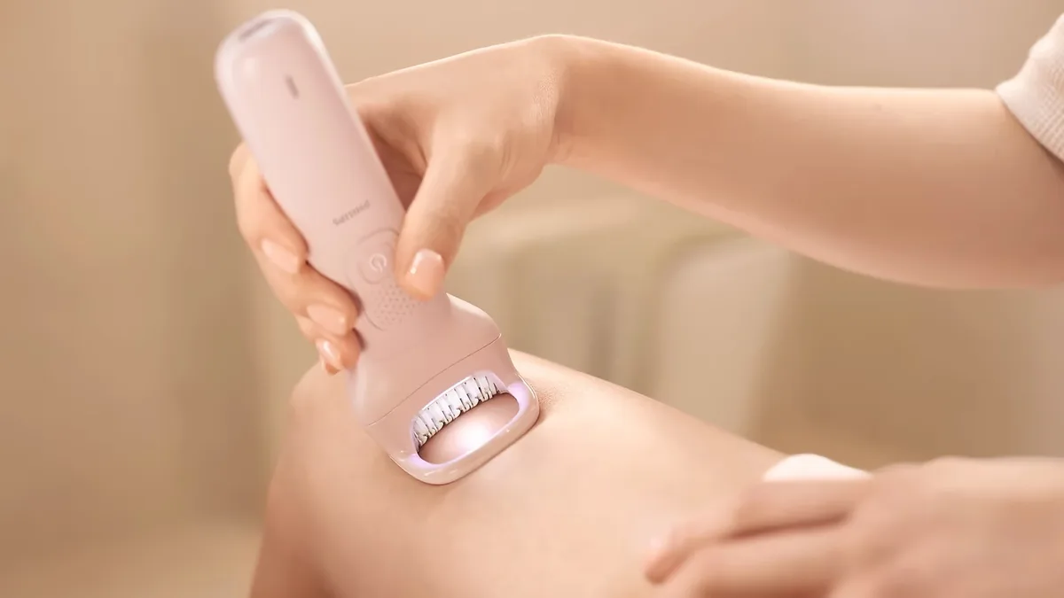 Эпилятор Philips Series 9000, дисковый, аккумуляторный, с пинцетом, для влажного и сухого использования, 4 насадки, в комплекте футляр, розовый
