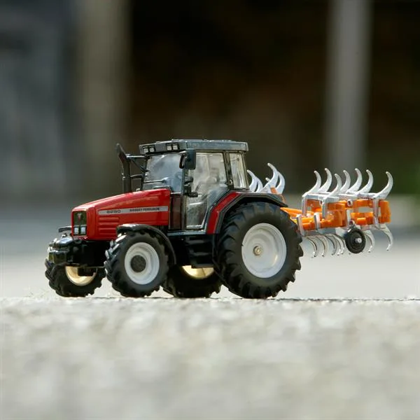 Трактор Britains Massey Ferguson 6290 культиватор 1:32 червоний метал пластик