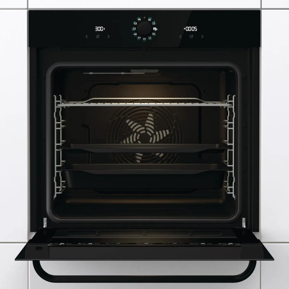 Духовой шкаф Gorenje электрический 77л черный A с парами и дисплеем макс.темп.-300°C