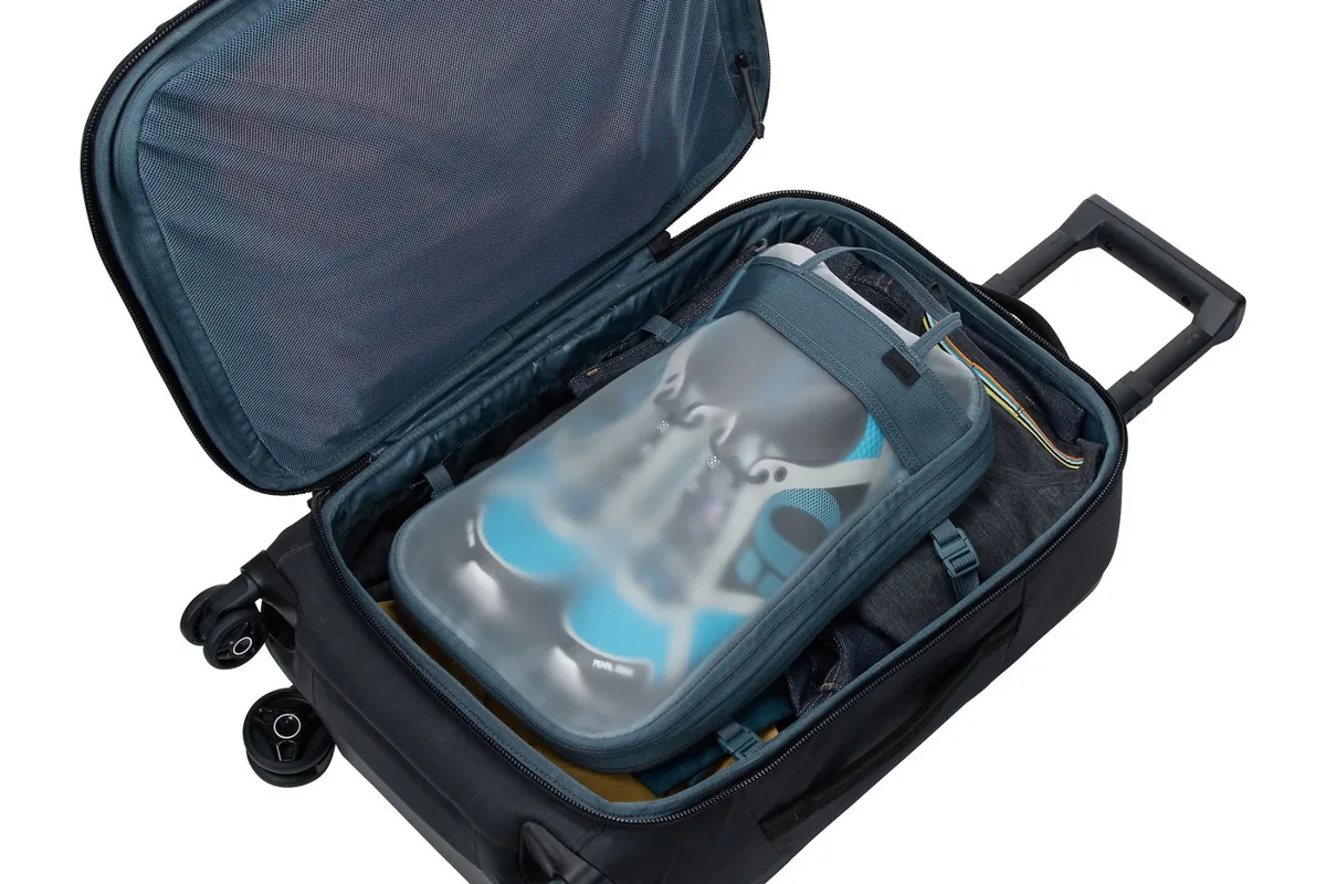 Дорожня сумка Thule Поліестер 550х350х230 мм Чорна