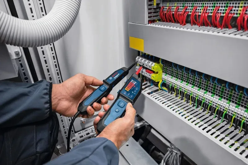tester напруги Bosch Professional 1000В акумуляторний IP65