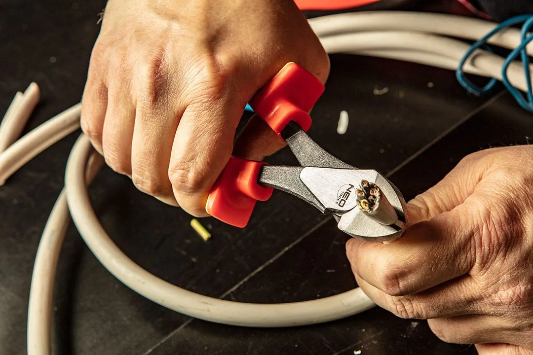 Диэлектрические бокорезы Neo Tools для работы под напряжением до 1000В, 180мм, CrV