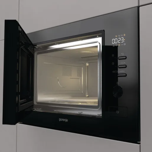 Вбудована мікрохвильова піч Gorenje, 25 л, електронне управління, 900 Вт, з грилем, дисплей, чорного кольору.