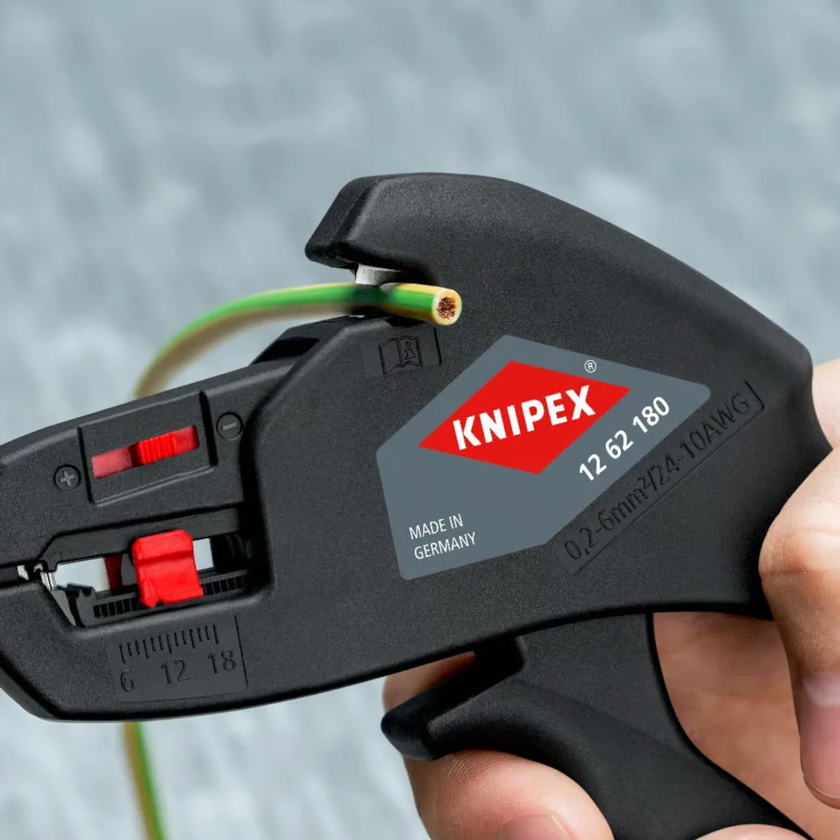 Знімач ізоляції KNIPEX автоматичний 0,2-6 мм² з кусачками 180 мм