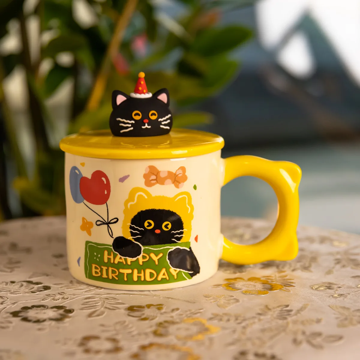 Чашка порцелянова Kitten's Birthday 400 мл жовта з кришкою 11х9 см