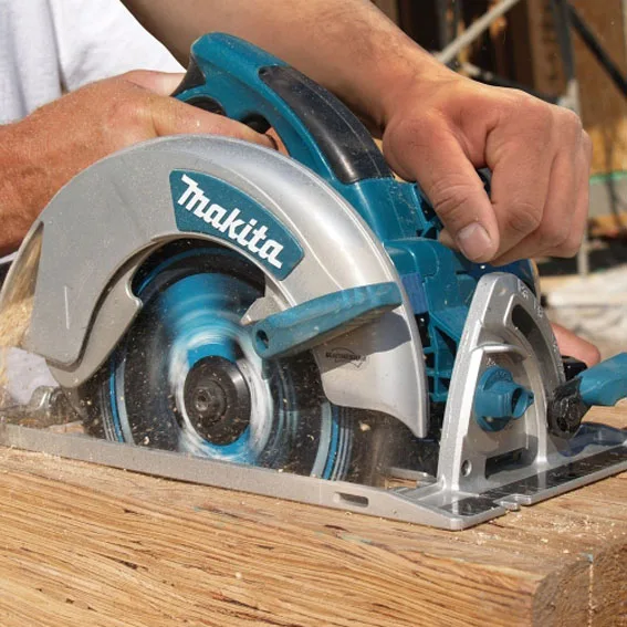 Дискова пила Makita 5008MG, 1800 Вт, 210 мм, вага 5.1 кг.