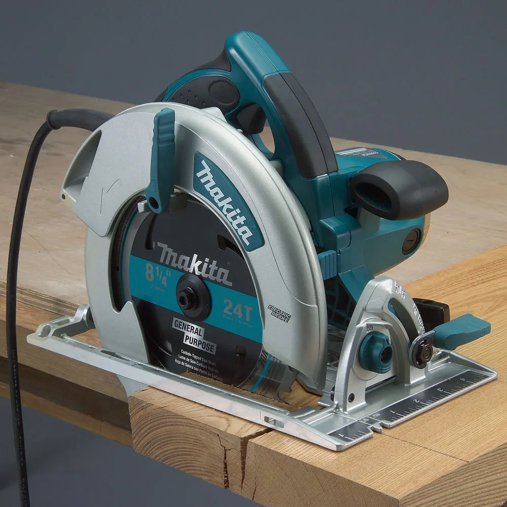 Дискова пила Makita 5008MG, 1800 Вт, 210 мм, вага 5.1 кг.