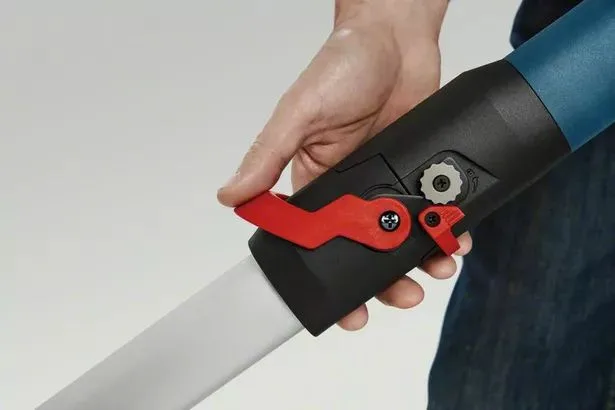 Шліфмашина Bosch Professional 550Вт для стін і стелі електрошліфувальна машина по гіпсокартону 225мм