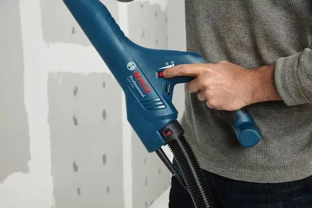 Шліфмашина Bosch Professional 550Вт для стін і стелі електрошліфувальна машина по гіпсокартону 225мм