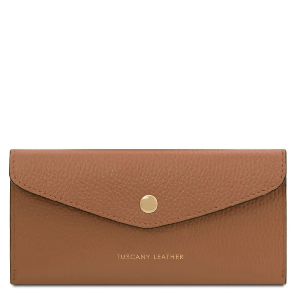Женская кожаная сумка конверт Tuscany Leather карамельная с металлической фурнитурой для документов и карт