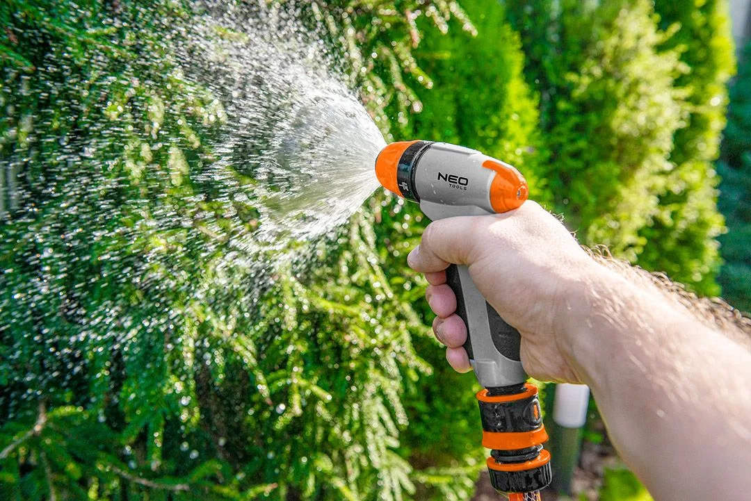 Ручний зрошувач Neo Tools, пістолетний, з трьома режимами та функцією блокування.