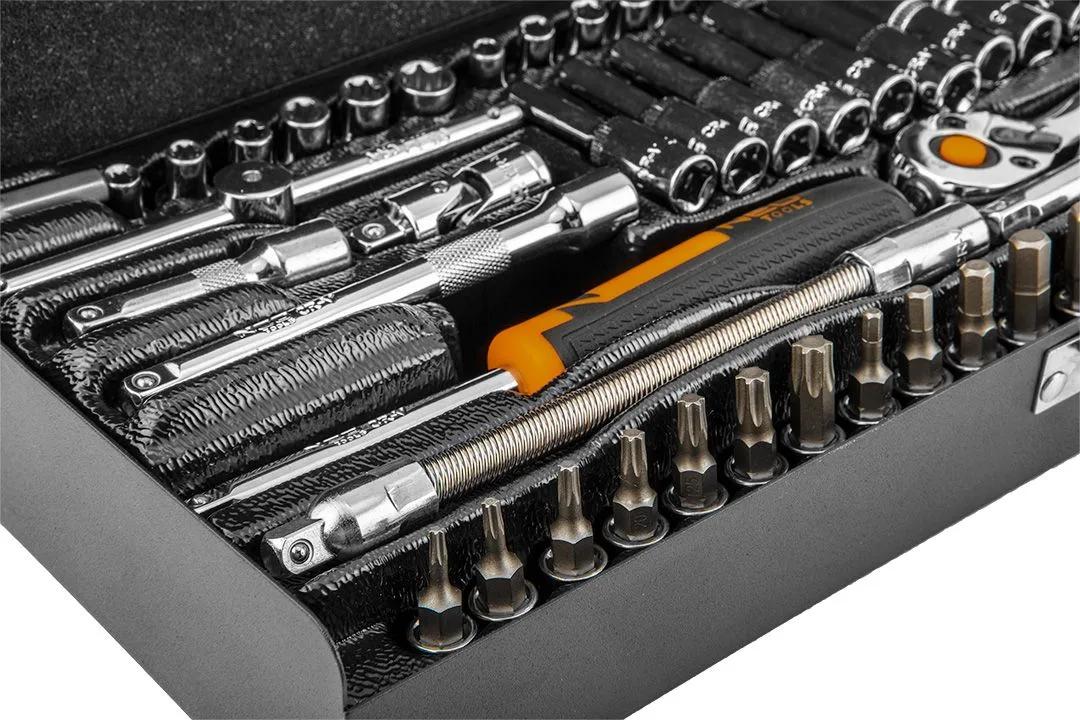 Набір інструментів Neo Tools, набір торцевих головок, 1/4", CrV, металевий кейс, 63шт