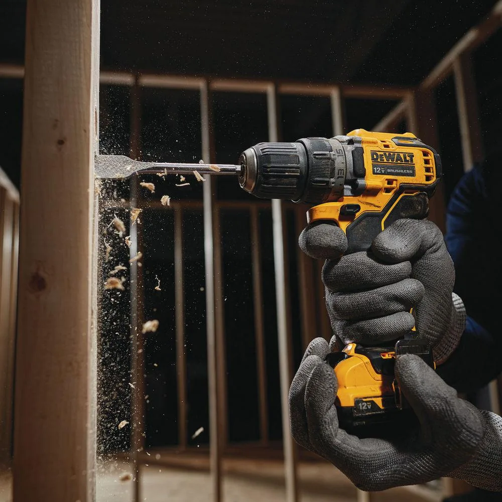 Акумуляторна дриль-шурупокрут DeWalt XR Li-Ion 12В 57.5Нм 425-1500об/хв з патроном 10мм, вага 0.9кг (без батареї та зарядного прис