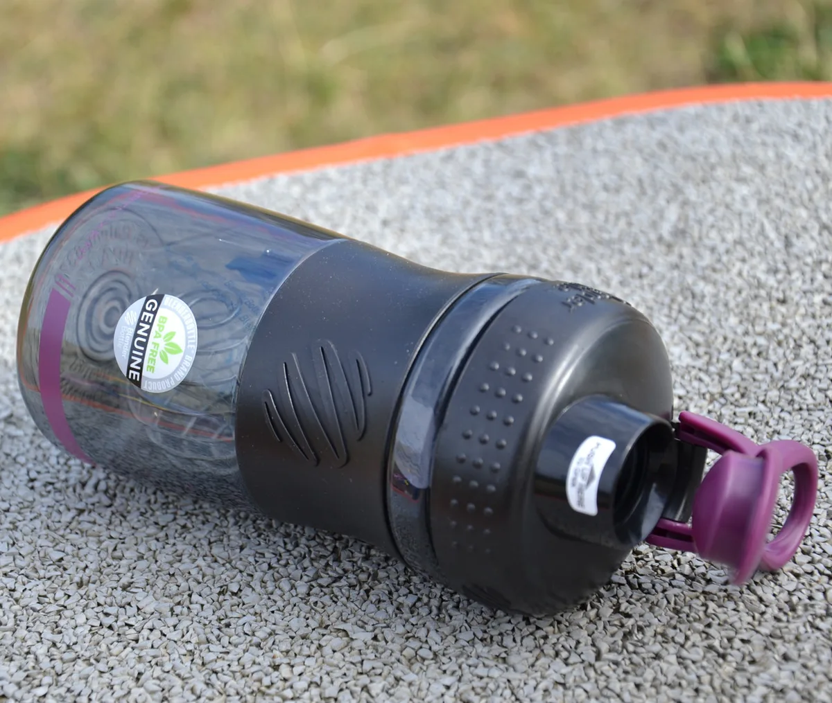 Шейкер спортивний BlenderBottle Tritan 590 мл Чорний/Сливовий