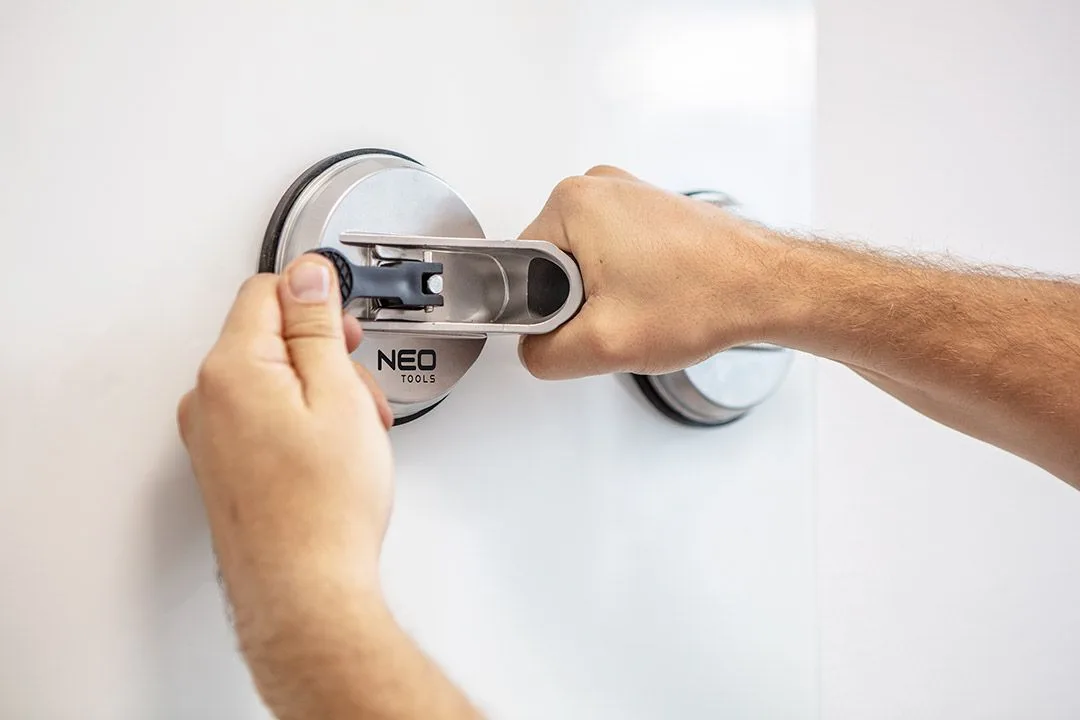 Вакуумна присоска Neo Tools, подвійна, алюмінієвий корпус, діаметр 120 мм, вантажопідйомність до 100 кг.