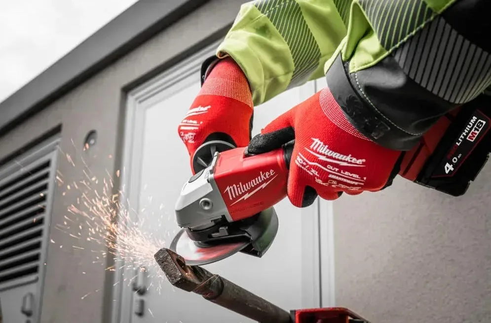 Акумуляторна кутова шліфмашина Milwaukee M18 BLSAG125X-0, 125 мм, 18 В, 11000 об/хв, 2.4 кг, в кейсі без батареї та зарядного прис