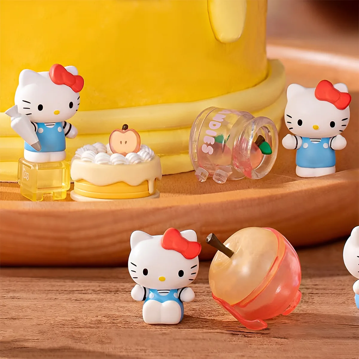 Фігурка Pop Top Hello Kitty 5 см полівінілхлорид яблучна