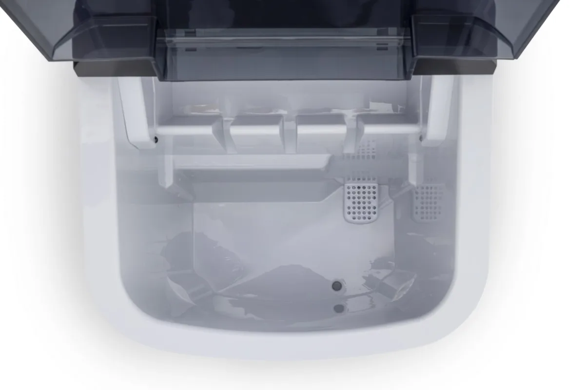 Льодогенератор для дому Gorenje, продуктивність 15 кг/добу, об'єм 2,2 л, чорний.