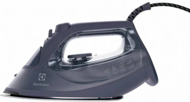 Паровий утюг Electrolux, 2500 Вт, об'єм резервуара 330 мл, паровий удар 200 г, керамічна підошва, блакитний.
