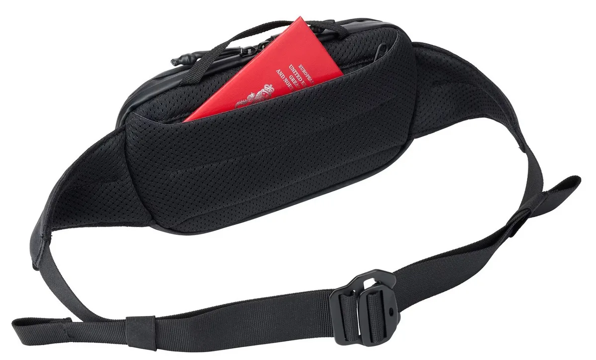 Сумка через плечо Thule P600 Polyester Canvas 250х110х80 мм Черная