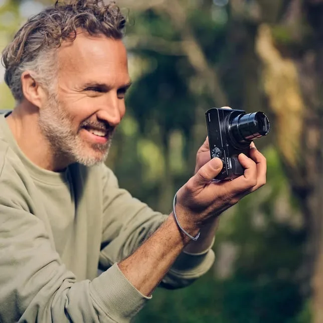 Цифрова фотокамера Panasonic компактна 30x зум 20,3 Мп чорна