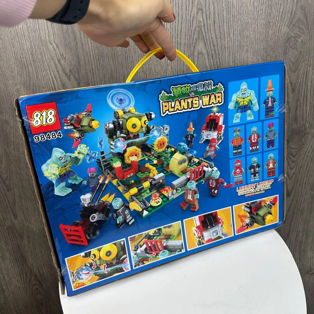 Детский конструктор Plants vs Zombies Босс 784 детали пластик 35х27х5 5 см разные цвета