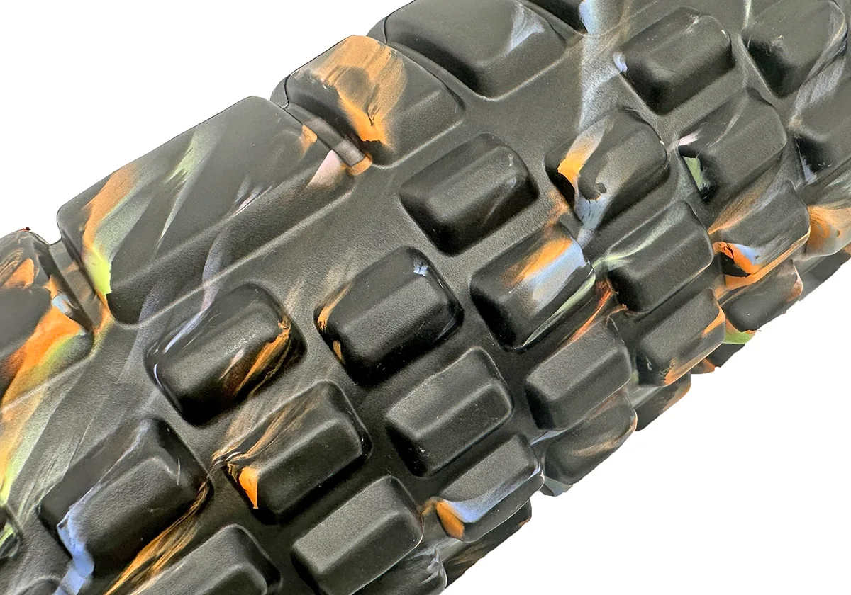 Масажний ролик EasyFit EVA 33 см Чорний 3D поверхня