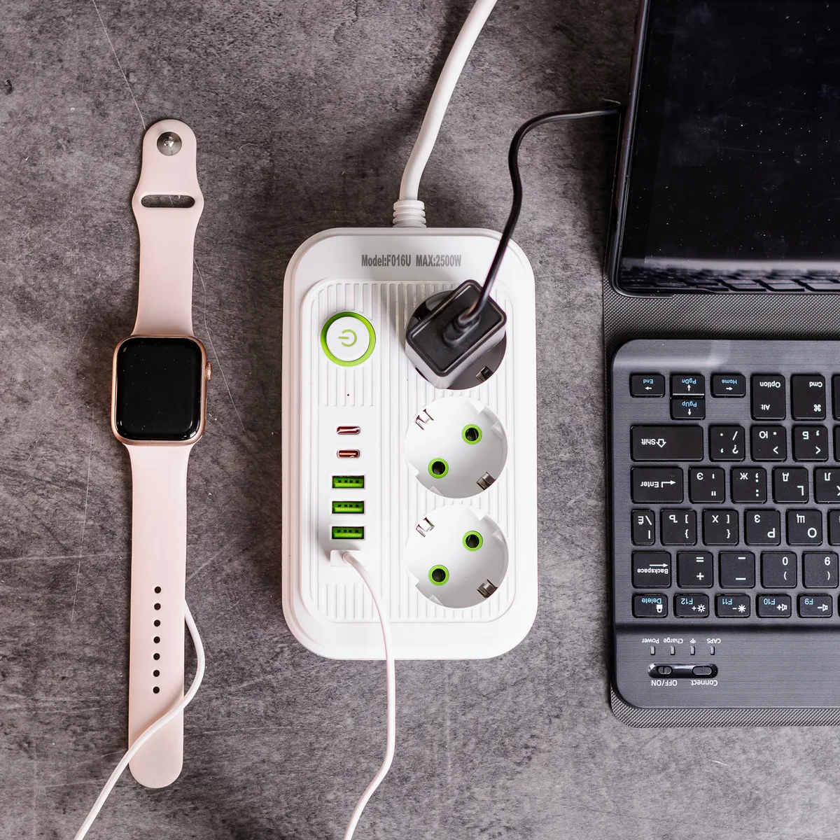 Сетевой фильтр-удлинитель 4,75 м 3 розетки 6 USB (4 USB + 2 Type-C) белый 2500 Вт