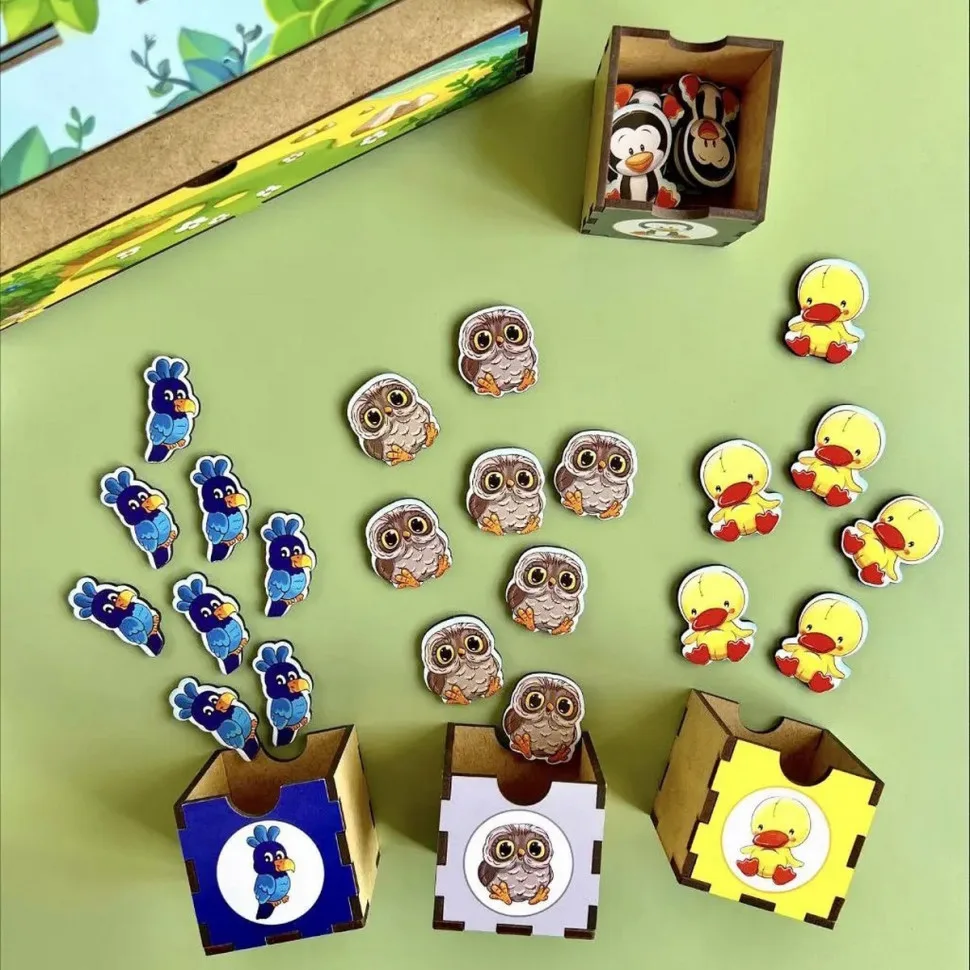 Деревянная настольная игра Ubumblebees сортер-комодик 4 ящика 6 планок цветной 30 фигур птиц